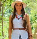 Me encanta mi camisa nueva :)